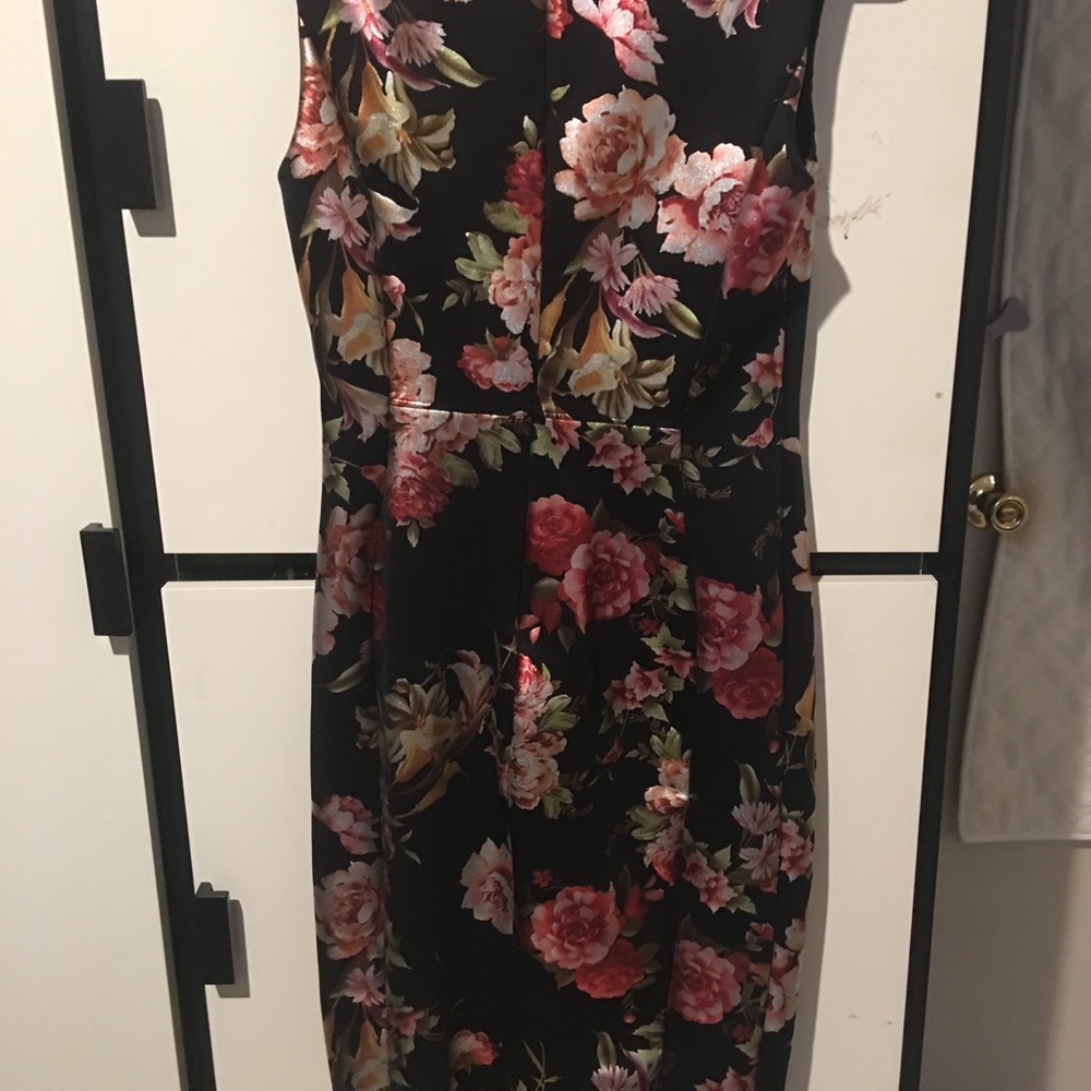 Dress - Picture 4 of 5